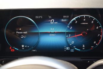MERCEDES-BENZ GLA 1.3 GLA200 AMG Line (Premium Plus) SUV 5dr Petrol 7G-DCT Euro 6 