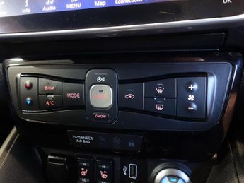 NISSAN LEAF 40kWh N-Connecta Hatchback 5dr Electric Auto (150 ps)