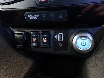 NISSAN LEAF 40kWh N-Connecta Hatchback 5dr Electric Auto (150 ps)