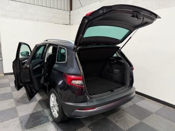 SKODA KAROQ 2.0 TDI SE Technology SUV 5dr Diesel DSG 4WD Euro 6 (s/s) (150 p