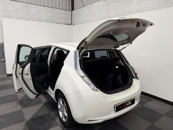 NISSAN LEAF 30kWh Acenta Hatchback 5dr Electric Auto (109 bhp)