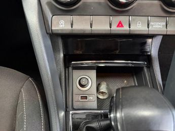SKODA KAROQ 2.0 TDI SE SUV 5dr Diesel DSG 4WD Euro 6 (s/s) (150 ps)