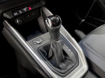AUDI A1 1.0 TFSI 30 Citycarver 5dr Petrol S Tronic Euro 6 (s/s) (110 ps)