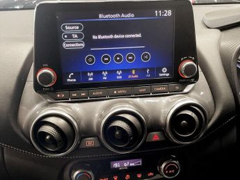 NISSAN JUKE 1.6 N-Connecta SUV 5dr Petrol Hybrid Auto Euro 6 (143 ps)