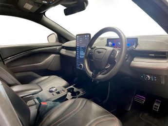FORD MUSTANG MACH-E Standard Range 70kWh SUV 5dr Electric Automatic AWD (269 ps)