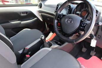 TOYOTA AYGO 1.0 VVT-i x-trend Hatchback 5dr Petrol Manual Euro 6 (s/s) (71 p