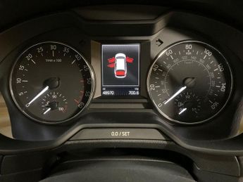 SKODA OCTAVIA 1.6 TDI Elegance Estate 5dr Diesel DSG Euro 5 (s/s) (105 ps)