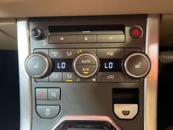 LAND ROVER RANGE ROVER EVOQUE 2.2 SD4 Pure SUV 5dr Diesel Auto 4WD Euro 5 (s/s) (190 ps)