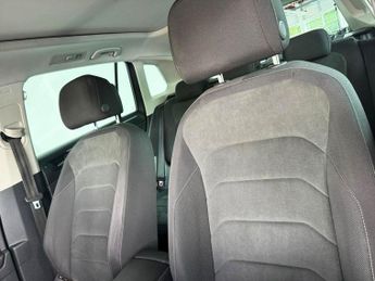 VOLKSWAGEN TIGUAN 2.0 TDI SEL SUV 5dr Diesel DSG 4Motion Euro 6 (s/s) (190 ps)