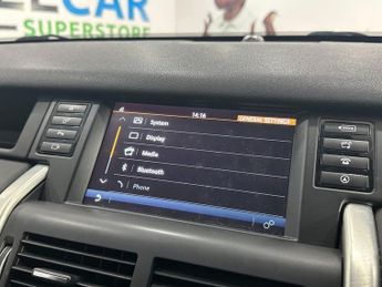LAND ROVER DISCOVERY SPORT 2.0 TD4 SE Tech SUV 5dr Diesel Auto 4WD Euro 6 (s/s) (180 ps)