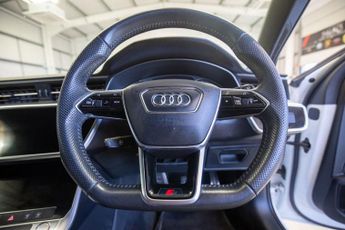 AUDI A6 AVANT 2.0 TDI 40 Black Edition Estate 5dr Diesel S Tronic Euro 6 (s/s)