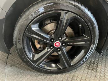 JAGUAR XF 2.0d R-Sport Saloon 4dr Diesel Auto Euro 6 (s/s) (180 ps)