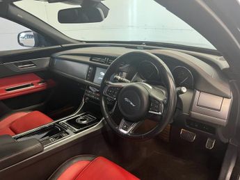 JAGUAR XF 2.0d R-Sport Saloon 4dr Diesel Auto Euro 6 (s/s) (180 ps)
