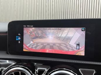 MERCEDES-BENZ A-CLASS 1.5 A180d AMG Line (Premium 2) Hatchback 5dr Diesel 7G-DCT Euro 