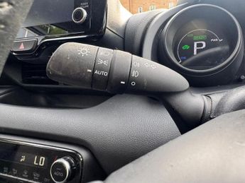 TOYOTA YARIS 1.5 VVT-h Design Hatchback 5dr Petrol Hybrid E-CVT Euro 6 (s/s) 