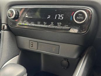 TOYOTA YARIS 1.5 VVT-h Design Hatchback 5dr Petrol Hybrid E-CVT Euro 6 (s/s) 