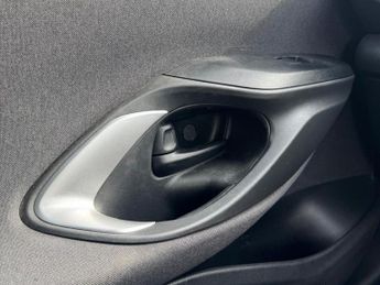 TOYOTA YARIS 1.5 VVT-h Design Hatchback 5dr Petrol Hybrid E-CVT Euro 6 (s/s) 