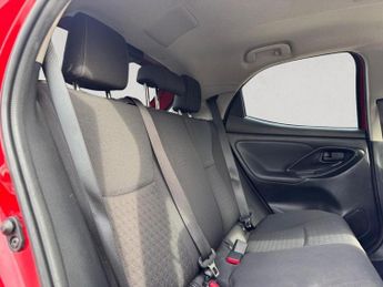 TOYOTA YARIS 1.5 VVT-h Design Hatchback 5dr Petrol Hybrid E-CVT Euro 6 (s/s) 
