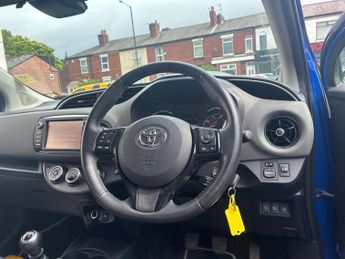 TOYOTA YARIS 1.5 VVT-i Icon Tech Hatchback 5dr Petrol Manual Euro 6 (111 ps)