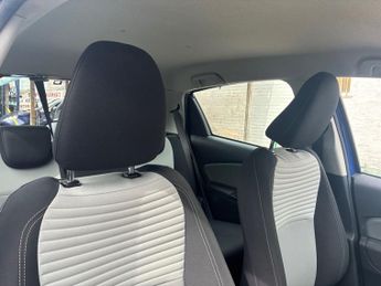 TOYOTA YARIS 1.5 VVT-i Icon Tech Hatchback 5dr Petrol Manual Euro 6 (111 ps)