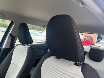 TOYOTA YARIS 1.5 VVT-i Icon Tech Hatchback 5dr Petrol Manual Euro 6 (111 ps)