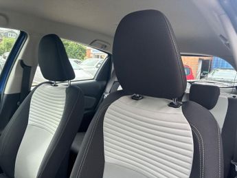 TOYOTA YARIS 1.5 VVT-i Icon Tech Hatchback 5dr Petrol Manual Euro 6 (111 ps)