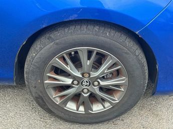 TOYOTA YARIS 1.5 VVT-i Icon Tech Hatchback 5dr Petrol Manual Euro 6 (111 ps)
