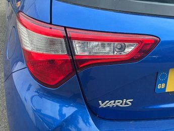 TOYOTA YARIS 1.5 VVT-i Icon Tech Hatchback 5dr Petrol Manual Euro 6 (111 ps)