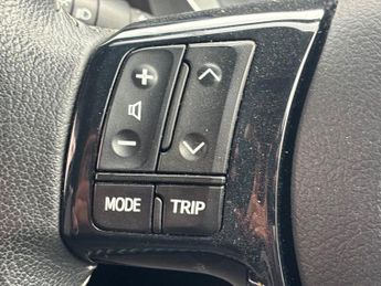 TOYOTA YARIS 1.5 VVT-i Icon Tech Hatchback 5dr Petrol Manual Euro 6 (111 ps)