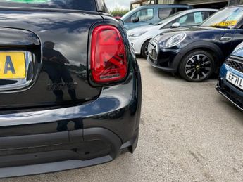 MINI HATCH 1.5 Cooper Classic Hatchback 3dr Petrol Steptronic Euro 6 (s/s) 