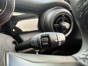 MINI HATCH 1.5 Cooper Classic Hatchback 3dr Petrol Steptronic Euro 6 (s/s) 