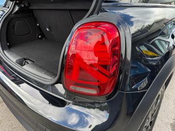 MINI HATCH 1.5 Cooper Classic Hatchback 3dr Petrol Steptronic Euro 6 (s/s) 