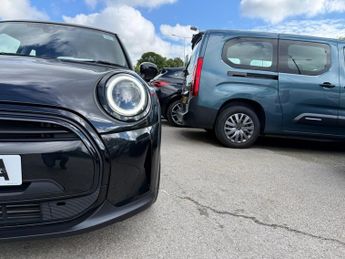 MINI HATCH 1.5 Cooper Classic Hatchback 3dr Petrol Steptronic Euro 6 (s/s) 