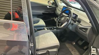 VOLKSWAGEN ID.3 Pro Performance 58kWh Life Hatchback 5dr Electric Auto (204 ps)