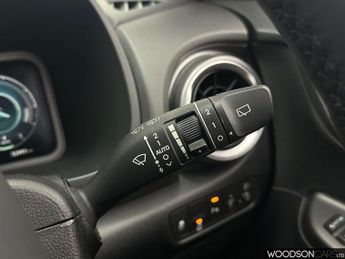 HYUNDAI KONA 64kWh Premium SUV 5dr Electric Auto (10.5kW Charger) (204 ps)