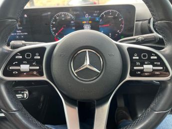 MERCEDES-BENZ A-CLASS 1.3 A180 Sport (Executive) Hatchback 5dr Petrol 7G-DCT Euro 6 (s