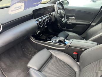 MERCEDES-BENZ A-CLASS 1.3 A180 Sport (Executive) Hatchback 5dr Petrol 7G-DCT Euro 6 (s