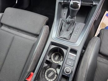 AUDI Q3 1.5 TFSI CoD 35 S line SUV 5dr Petrol S Tronic Euro 6 (s/s) (150