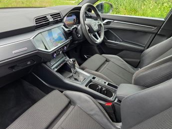 AUDI Q3 1.5 TFSI CoD 35 S line SUV 5dr Petrol S Tronic Euro 6 (s/s) (150