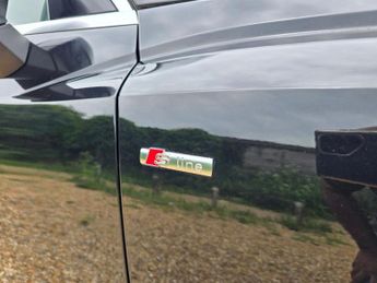 AUDI Q3 1.5 TFSI CoD 35 S line SUV 5dr Petrol S Tronic Euro 6 (s/s) (150