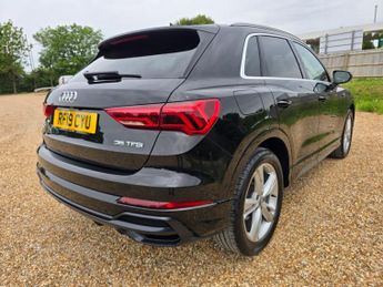 AUDI Q3 1.5 TFSI CoD 35 S line SUV 5dr Petrol S Tronic Euro 6 (s/s) (150
