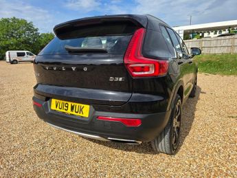 VOLVO XC40 2.0 D3 Inscription SUV 5dr Diesel Auto AWD Euro 6 (s/s) (150 ps)