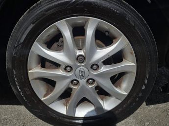 HYUNDAI I30 1.4 Comfort Hatchback 5dr Petrol Manual Euro 5 (108 bhp)