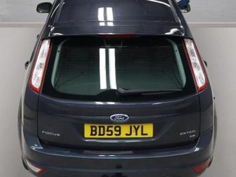 FORD FOCUS 1.6 Zetec Hatchback 5dr Petrol Manual (161 g/km, 99 bhp)