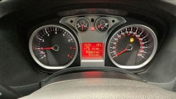 FORD FOCUS 1.6 Zetec Hatchback 5dr Petrol Manual (161 g/km, 99 bhp)