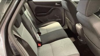 FORD FOCUS 1.6 Zetec Hatchback 5dr Petrol Manual (161 g/km, 99 bhp)