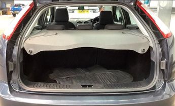 FORD FOCUS 1.6 Zetec Hatchback 5dr Petrol Manual (161 g/km, 99 bhp)