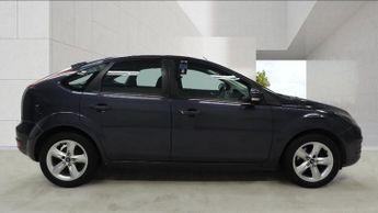 FORD FOCUS 1.6 Zetec Hatchback 5dr Petrol Manual (161 g/km, 99 bhp)