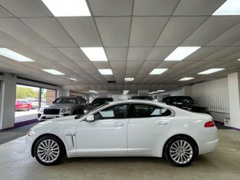 JAGUAR XF 2.2d Luxury Saloon 4dr Diesel Auto Euro 5 (s/s) (200 ps)