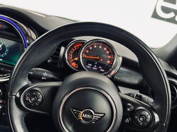 MINI CONVERTIBLE 1.5 Cooper Convertible 2dr Petrol Steptronic Euro 6 (s/s) (136 p